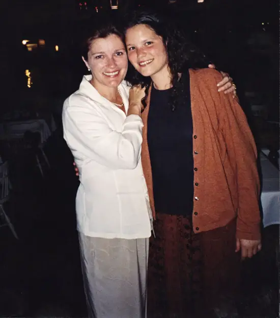 Awesome! Beautiful Actress Kate Mulgrew Reunites With Her Daughter